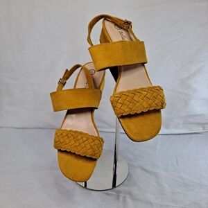 Bella Vita Ellison Slingback Sandals Womens Faux Suede Mustard Yellow Size 9M